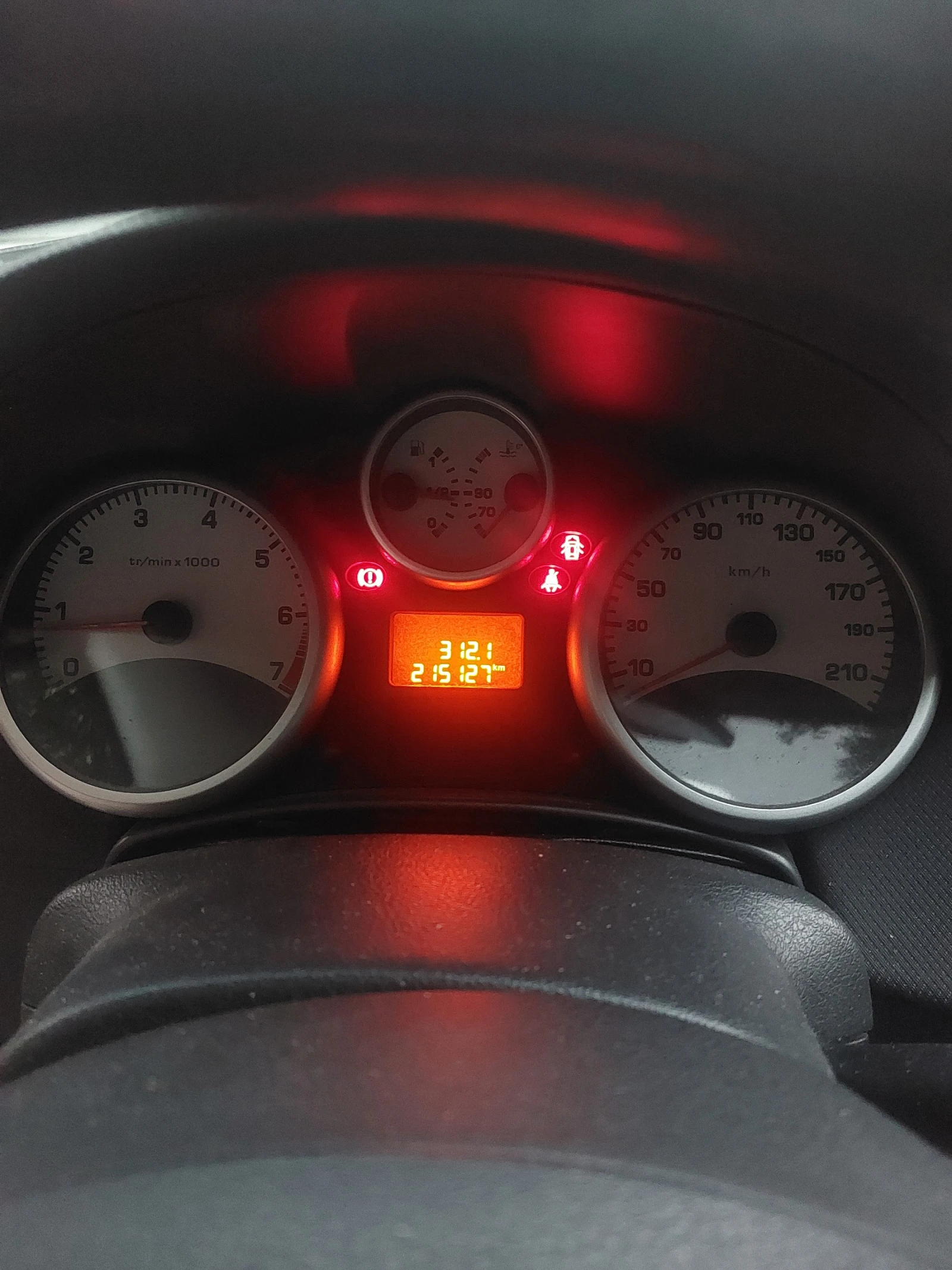Peugeot 207, снимка 10 - Автомобили и джипове - 55016054