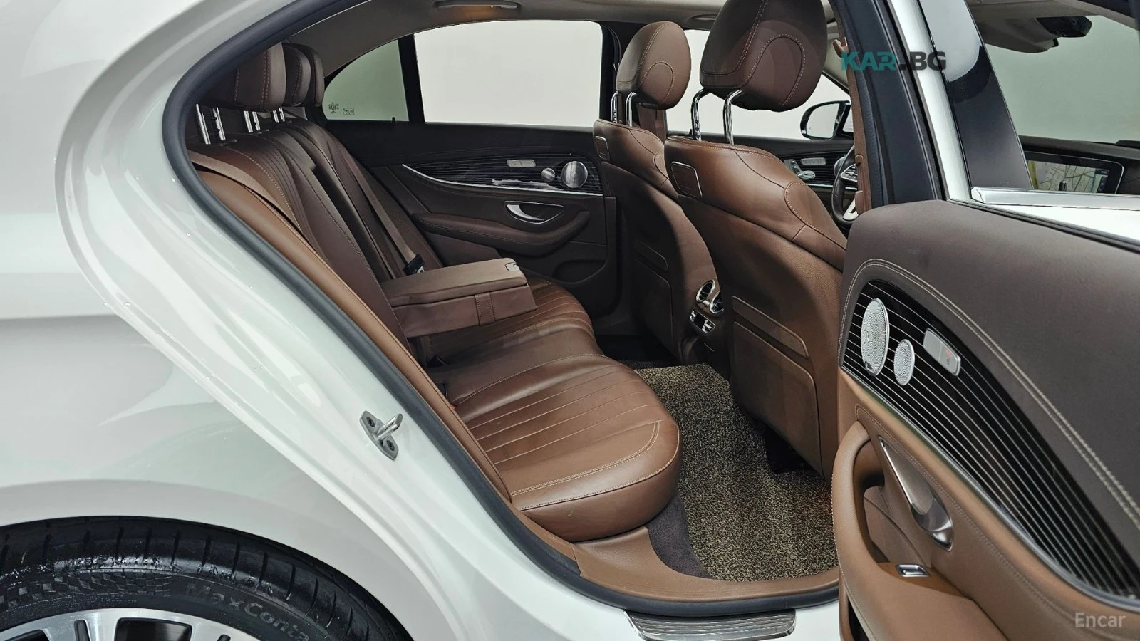 Mercedes-Benz E 450 4MATIC/M276 V6/LANE ASSIST/PANO, снимка 16 - Автомобили и джипове - 55180447