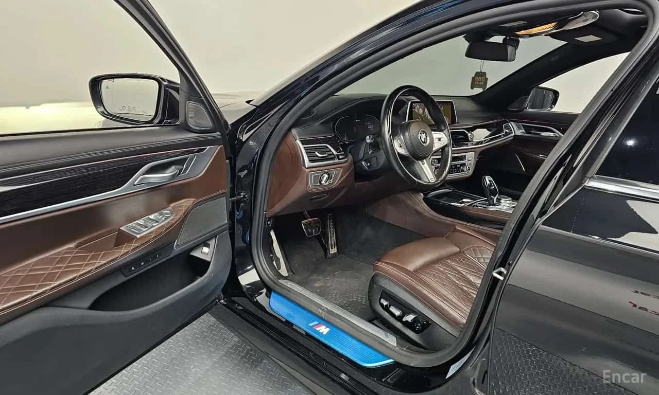 BMW 745 е iPerformance M sport| ОБДУХ| ПАНО| МАСАЖ| , снимка 10 - Автомобили и джипове - 55584567