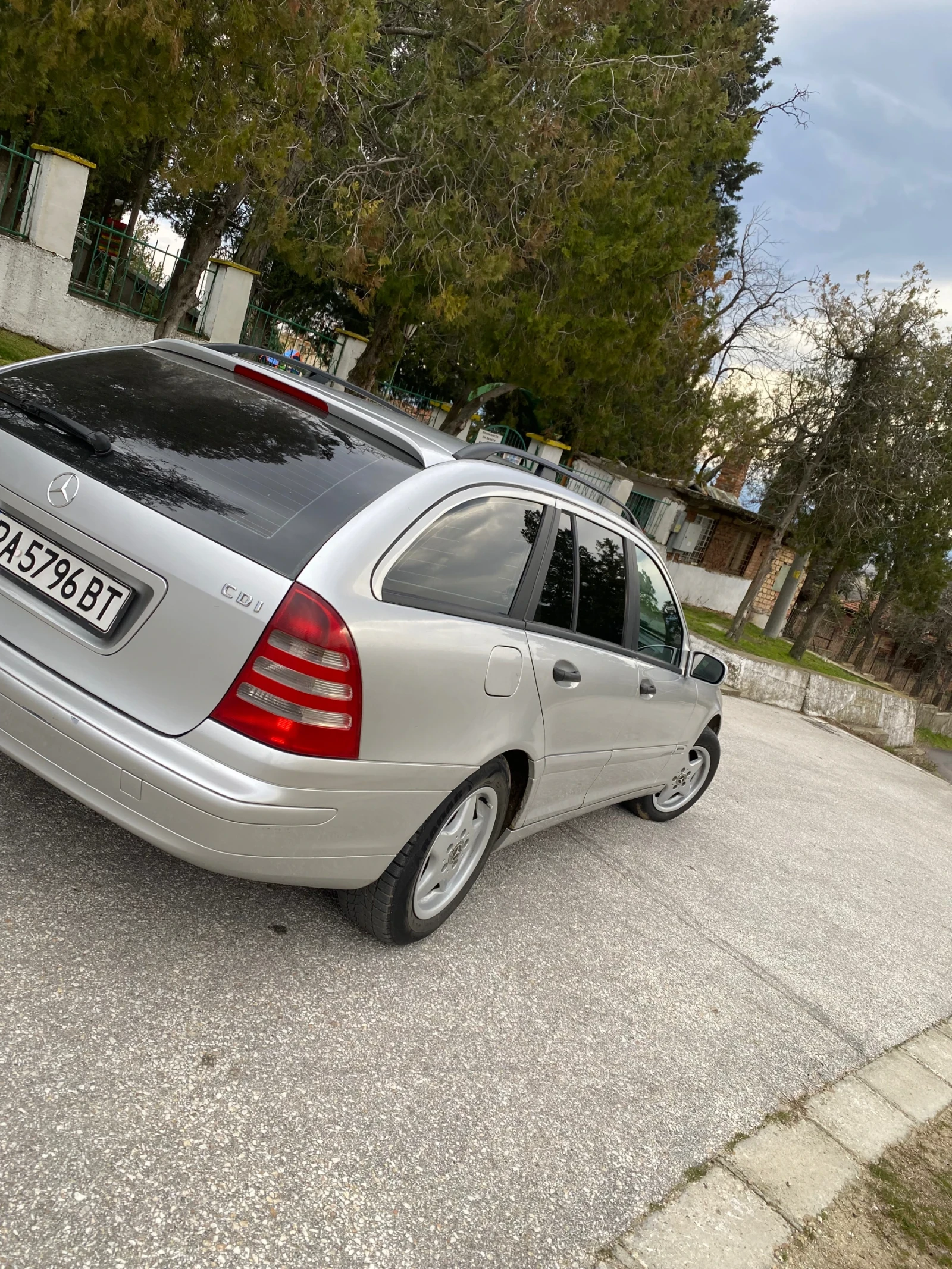Mercedes-Benz C 220, снимка 4 - Автомобили и джипове - 55761566