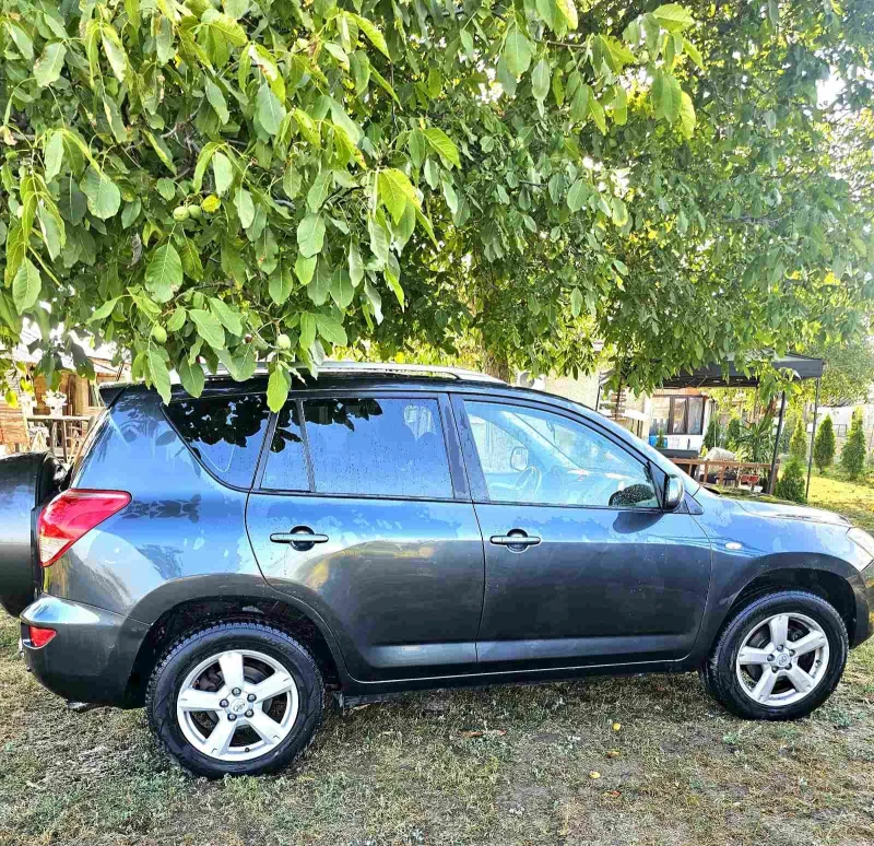 Toyota Rav4, снимка 9 - Автомобили и джипове - 48605355