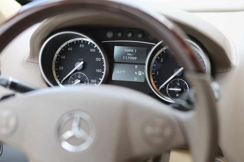 Mercedes-Benz GL 550, снимка 11 - Автомобили и джипове - 51955775