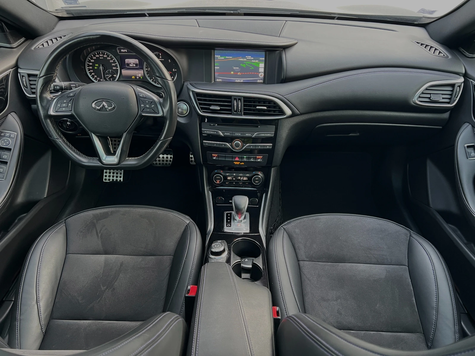 Infiniti Q30 S 2.2d AWD Premium НАПЪЛНО ОБСЛУЖЕН - изображение 7