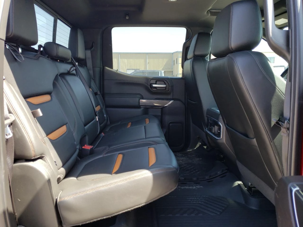Gmc Sierra  K1500 AT4 - изображение 7