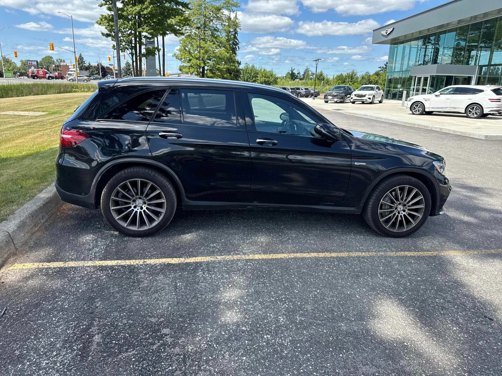 Mercedes-Benz GLC 43 AMG * ЦЕНА ДО БЪЛГАРИЯ* (CARFAX) - изображение 4