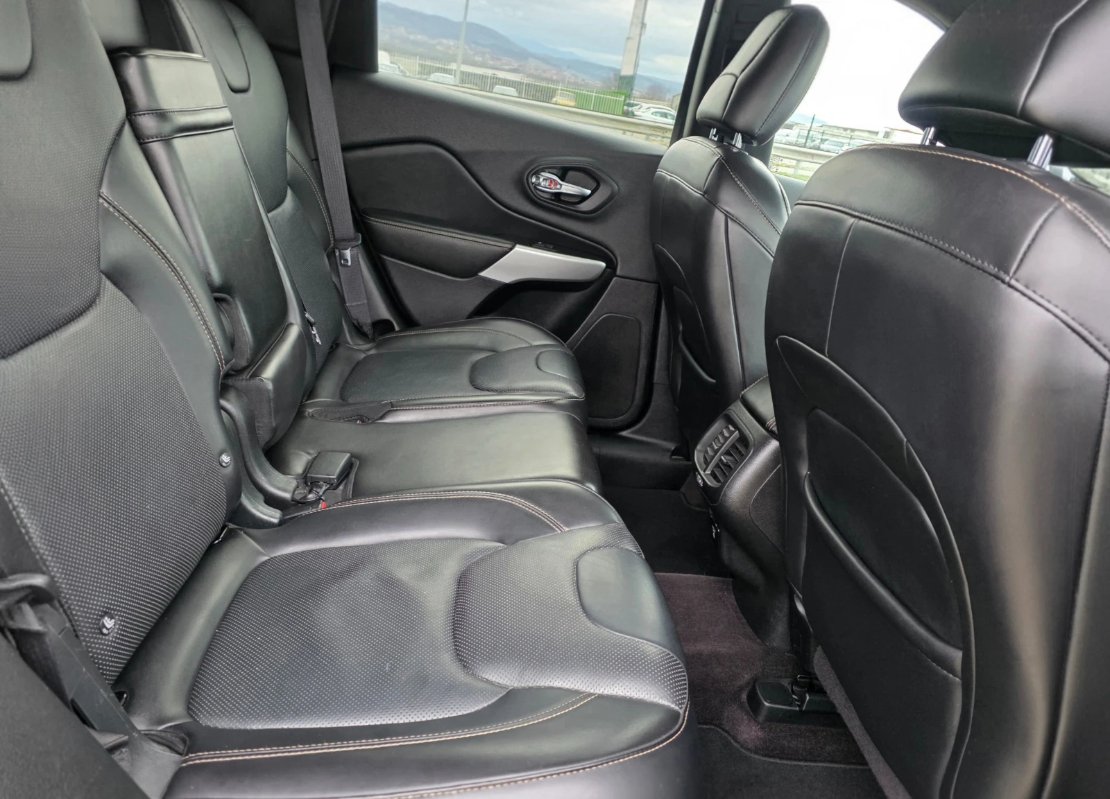 Jeep Cherokee 2.2M JET 4WD LIMITED EURO6B, снимка 10 - Автомобили и джипове - 54020889