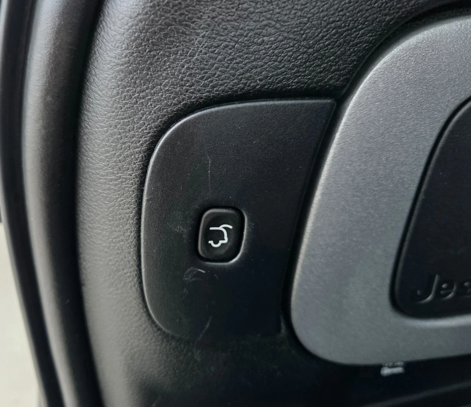 Jeep Cherokee 2.2M JET 4WD LIMITED EURO6B, снимка 17 - Автомобили и джипове - 54020889