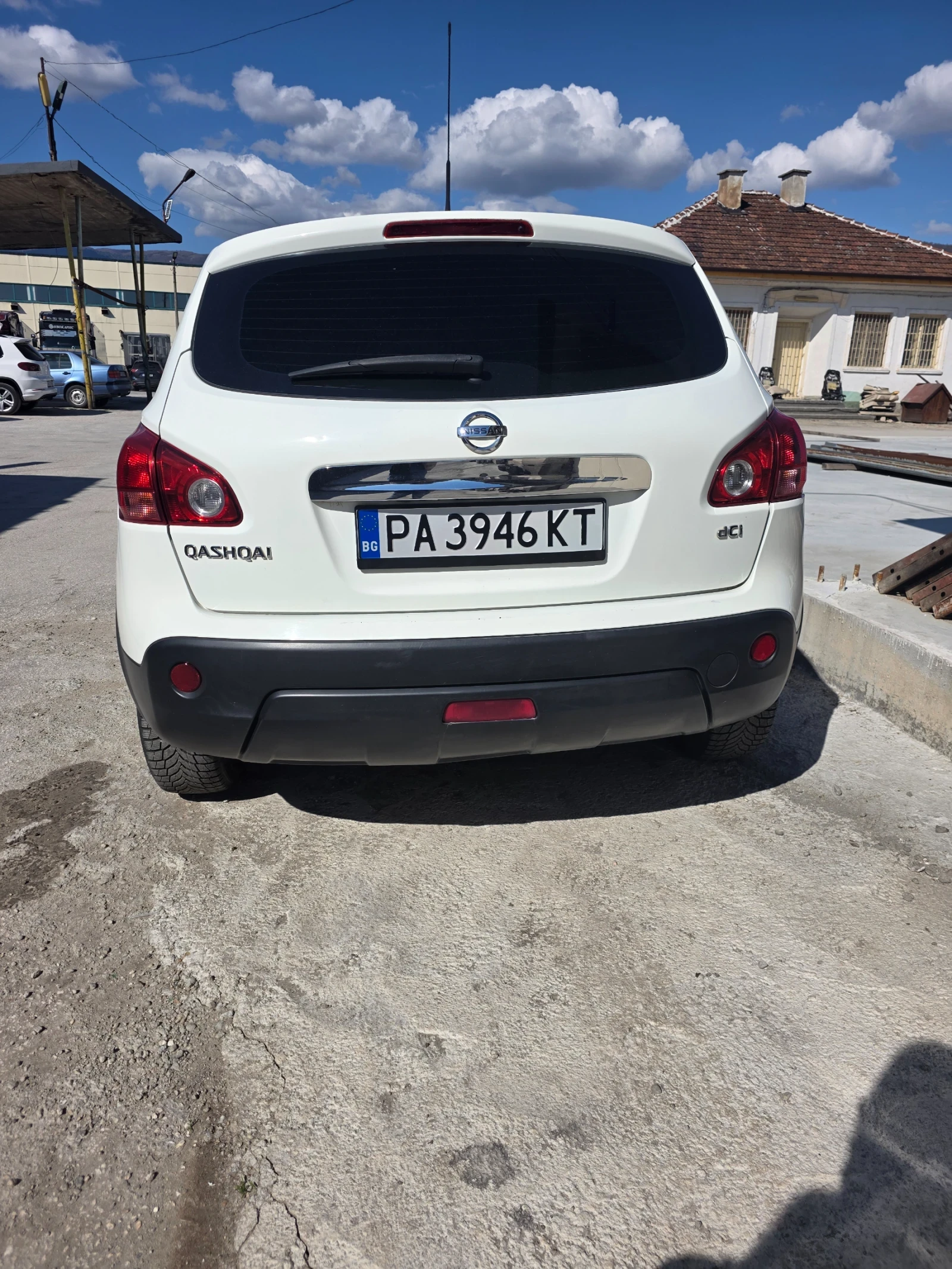Nissan Qashqai 1.5, снимка 4 - Автомобили и джипове - 54147338