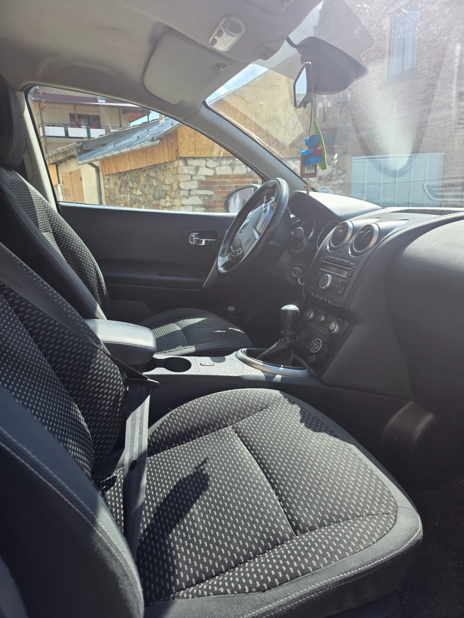 Nissan Qashqai 1.5, снимка 5 - Автомобили и джипове - 54147338