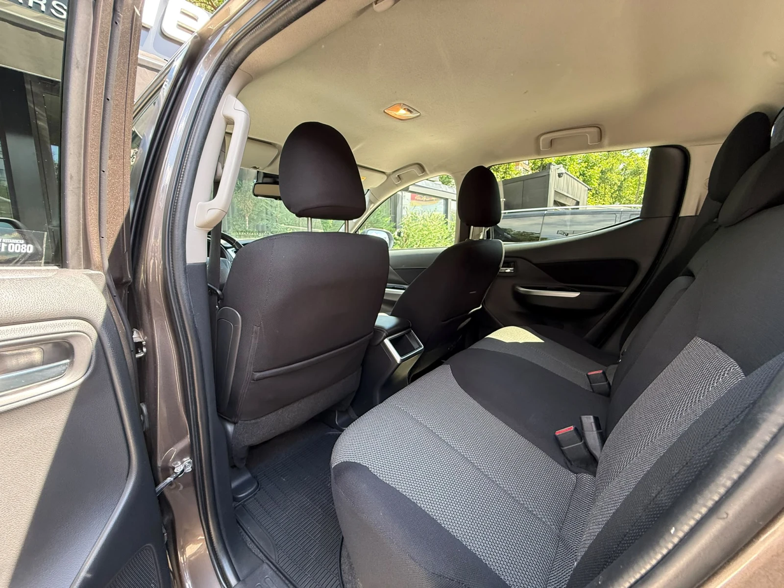 Mitsubishi L200 ГАРАНЦИОНЕН АВТОМОБИЛ 02/2027г, снимка 12 - Автомобили и джипове - 55283084