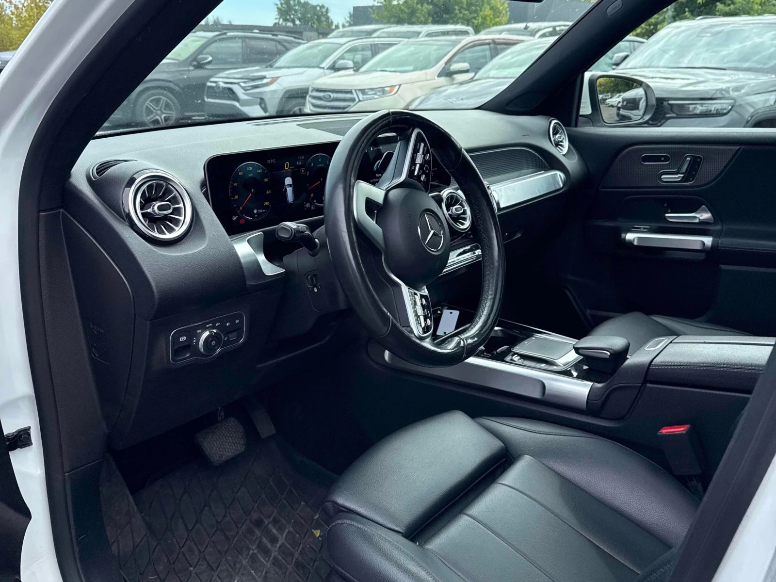 Mercedes-Benz GLB 250 / БЕЗ ИНЦИДЕНТИ / ОПЦИЯ ЗА ФИНАНСИРАНЕ , снимка 7 - Автомобили и джипове - 56108286