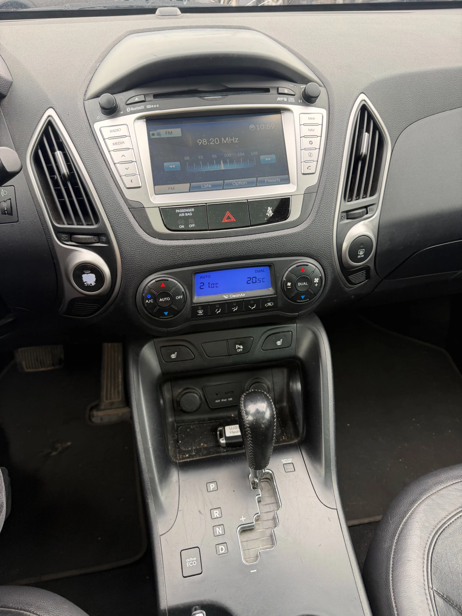 Hyundai IX35 2.0CRDI 4X4 AVTOMAT/PANORAMA/NAVI/KOJA EURO 5, снимка 15 - Автомобили и джипове - 56223520