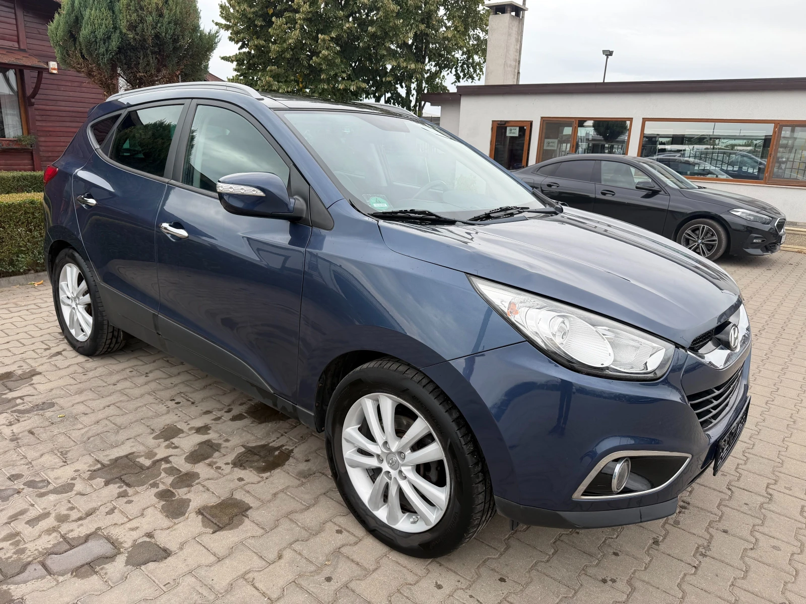 Hyundai IX35 2.0CRDI 4X4 AVTOMAT/PANORAMA/NAVI/KOJA EURO 5, снимка 4 - Автомобили и джипове - 56223520