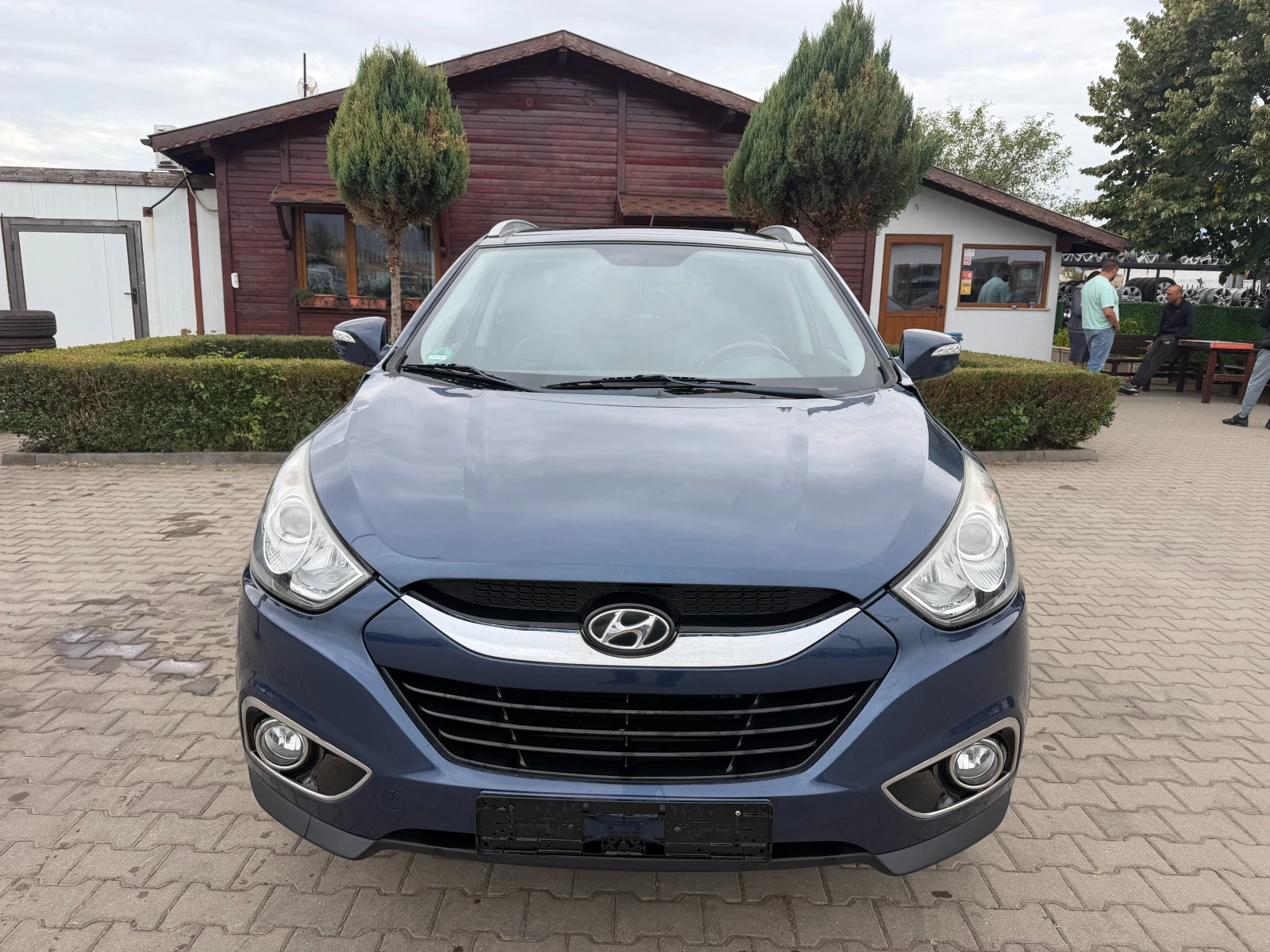 Hyundai IX35 2.0CRDI 4X4 AVTOMAT/PANORAMA/NAVI/KOJA EURO 5, снимка 3 - Автомобили и джипове - 56223520
