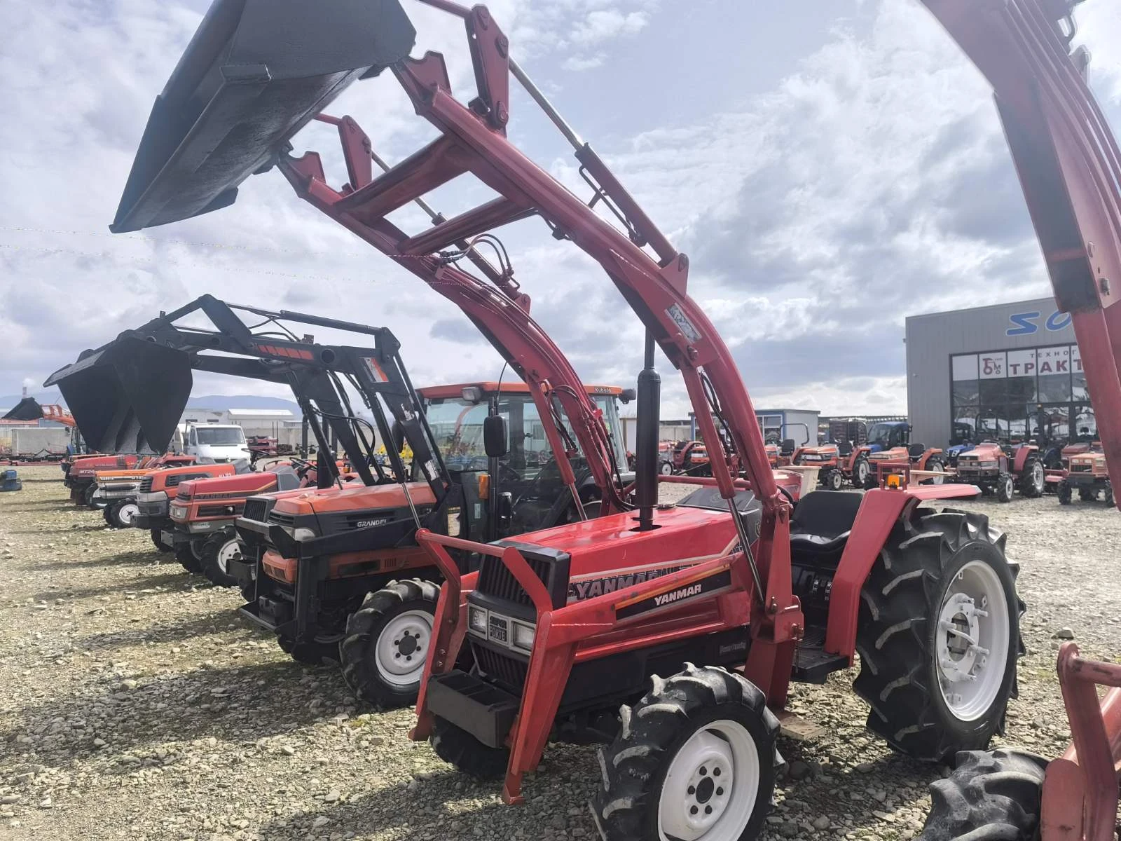 Трактор Yanmar Саки агро Сливен, снимка 2 - Селскостопанска техника - 53900138