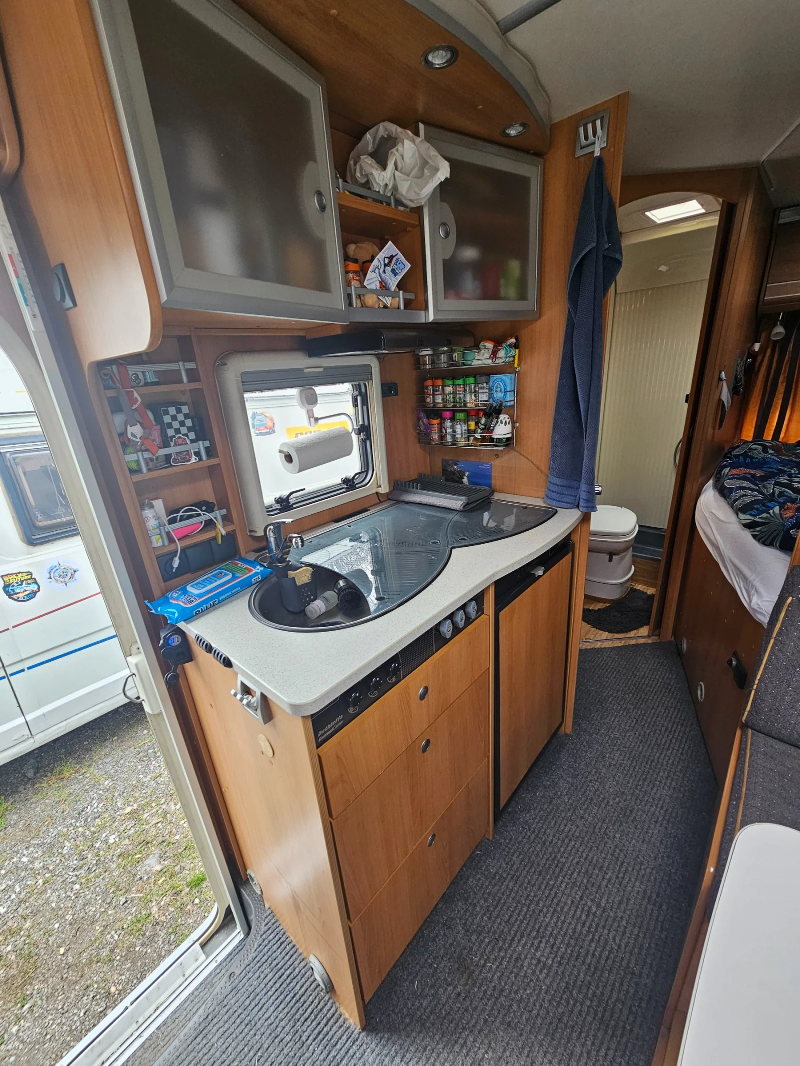 Кемпер Dethleffs Advantage Integral, снимка 7 - Каравани и кемпери - 53918647