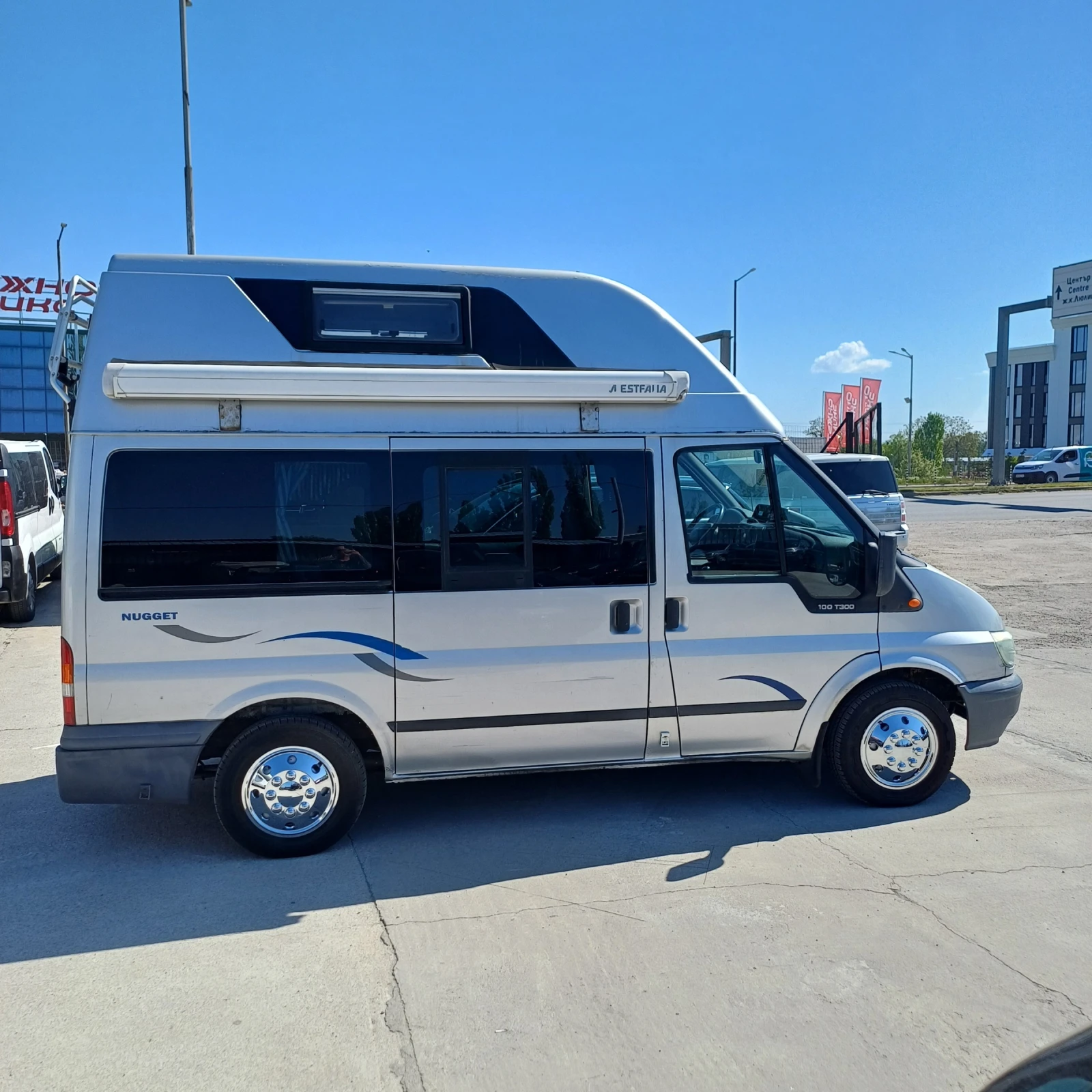 Кемпер Ford Nugget, снимка 5 - Каравани и кемпери - 54422597