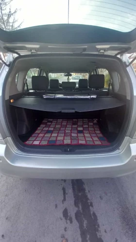 Toyota Corolla verso 2.2 D-4D, снимка 9