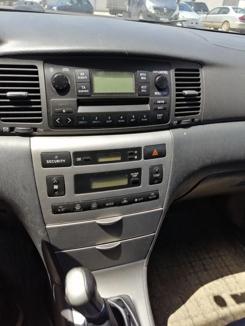 Toyota Corolla 2.0cdi, снимка 12 - Автомобили и джипове - 49021182