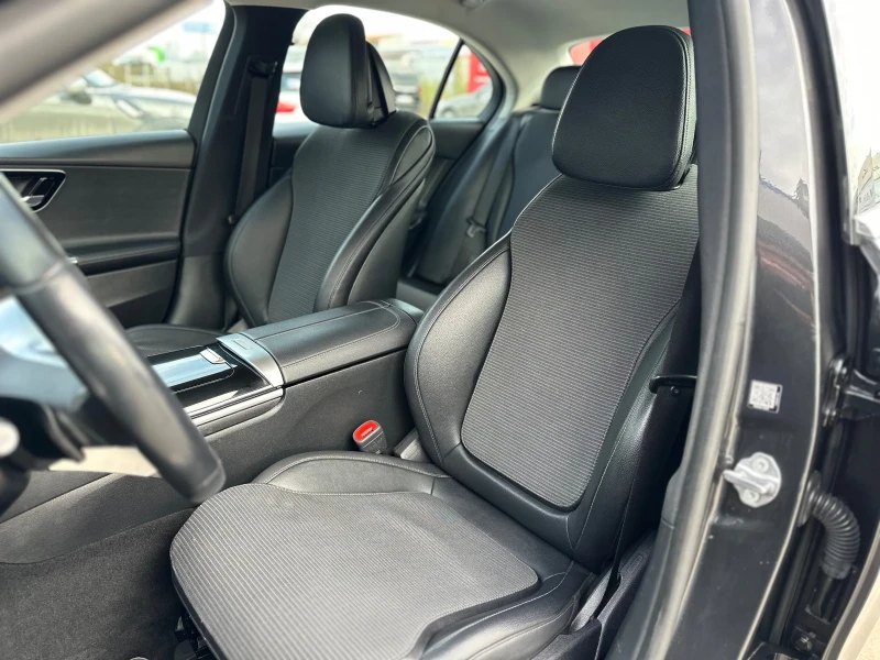 Mercedes-Benz C 200 D* AVANTGARDE* LED* NAVI* CAMERA* DISTRONIC* , снимка 11 - Автомобили и джипове - 49862354