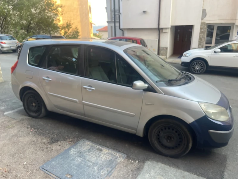 Renault Scenic, снимка 7 - Автомобили и джипове - 52457593