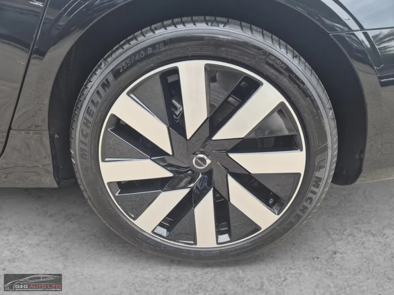 Volvo S90 ULTIMATE-DARK/455HP/HUD/MEMO/H&K/360/NAVI/326gpr, снимка 15 - Автомобили и джипове - 51730731