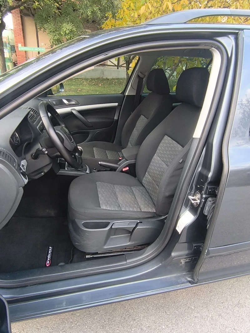 Skoda Octavia 1.6TDI 4x4 Swiss, снимка 7 - Автомобили и джипове - 52692570