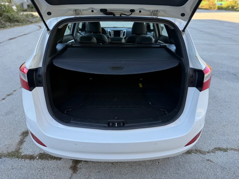 Hyundai I30 1.6 CRDi, снимка 13 - Автомобили и джипове - 52109655