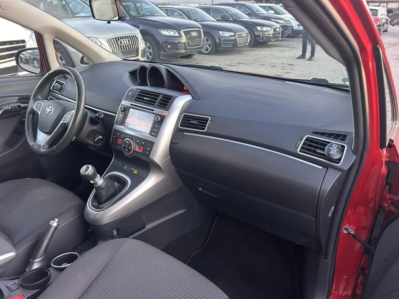 Toyota Corolla verso PANORAMA, KAMERA, NAVi, evro6, снимка 11 - Автомобили и джипове - 52249815