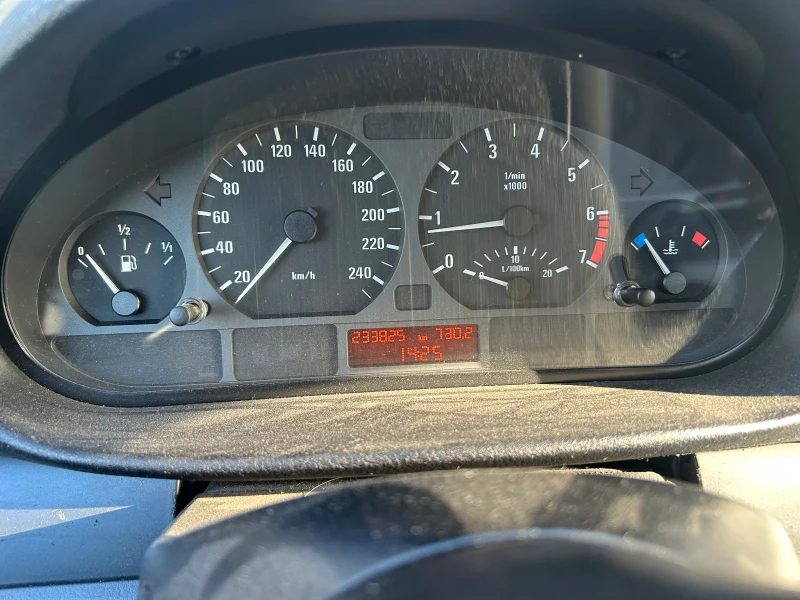 BMW 318 318i, снимка 9 - Автомобили и джипове - 52497548