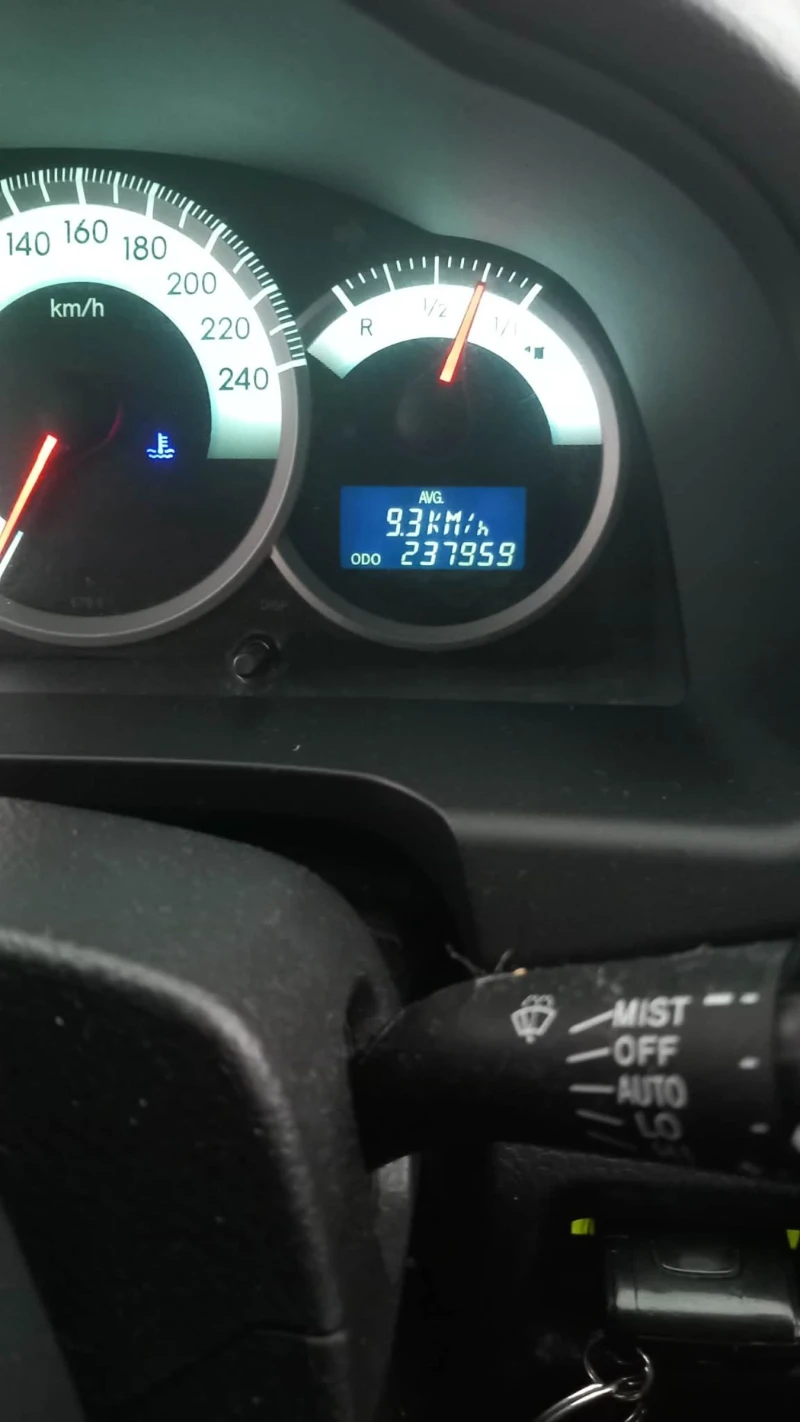 Toyota Corolla verso 2.2 D-4D, снимка 4 - Автомобили и джипове - 52696493