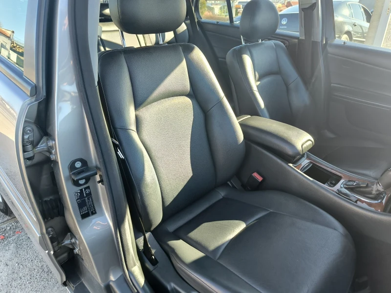 Mercedes-Benz C 200 1.8i automatic , снимка 8 - Автомобили и джипове - 52954360