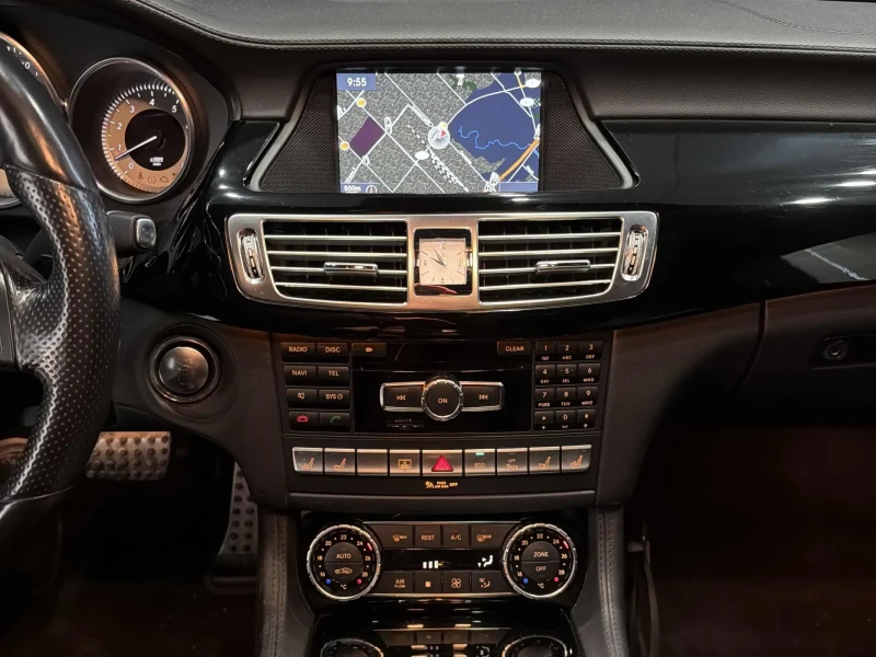 Mercedes-Benz CLS 550 CARFAX, снимка 10 - Автомобили и джипове - 53483677