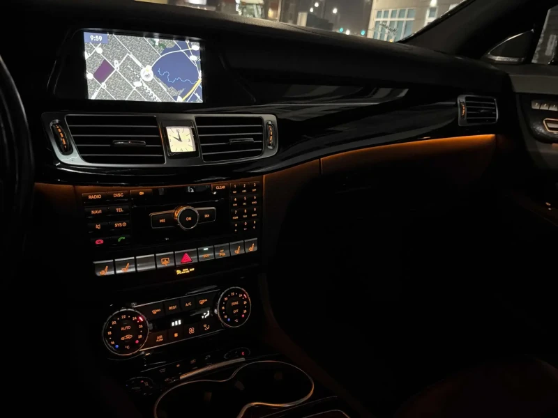 Mercedes-Benz CLS 550 CARFAX, снимка 14 - Автомобили и джипове - 53483677