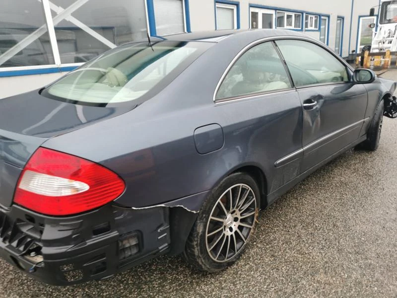 Mercedes-Benz CLK 350, снимка 2 - Автомобили и джипове - 37599961