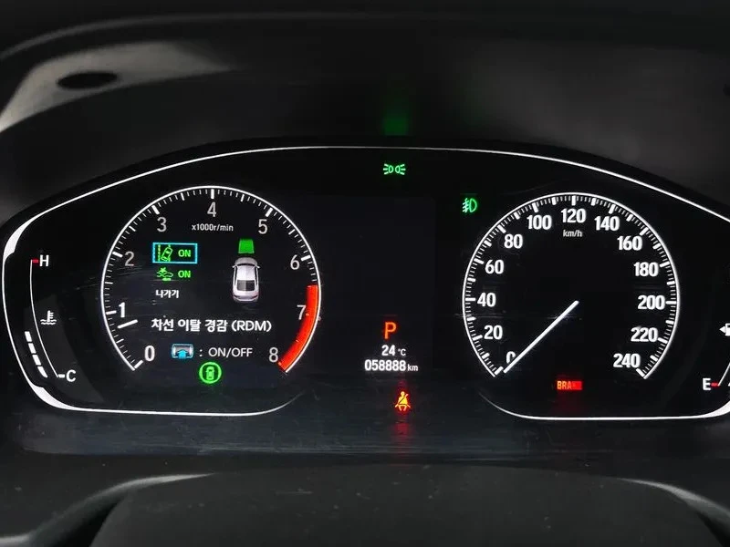 Honda Accord 1.5 10GEN TOP KM!, снимка 8 - Автомобили и джипове - 55441929