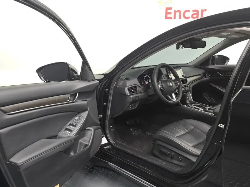 Honda Accord 1.5 10GEN TOP KM!, снимка 10 - Автомобили и джипове - 55441929