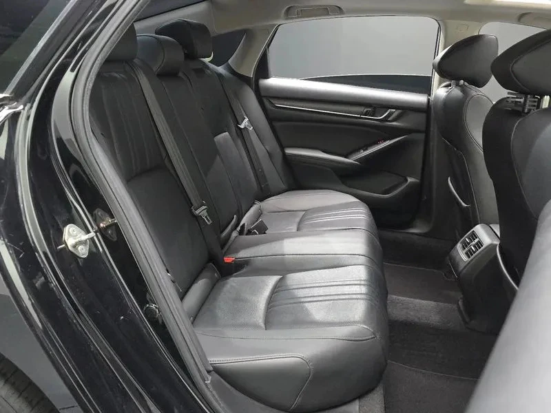 Honda Accord 1.5 10GEN TOP KM!, снимка 11 - Автомобили и джипове - 55441929