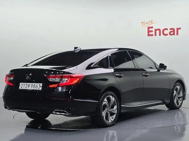 Honda Accord 1.5 10GEN TOP KM!, снимка 2 - Автомобили и джипове - 55441929