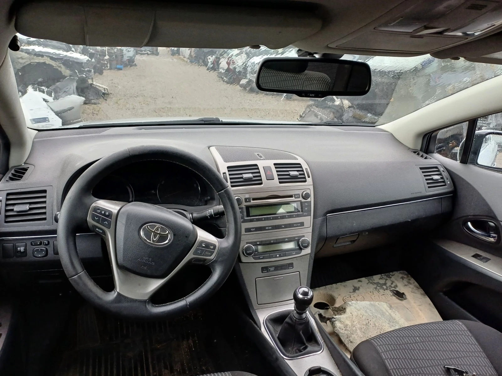 Toyota Avensis 1.8i-147 кс.- на части - изображение 6