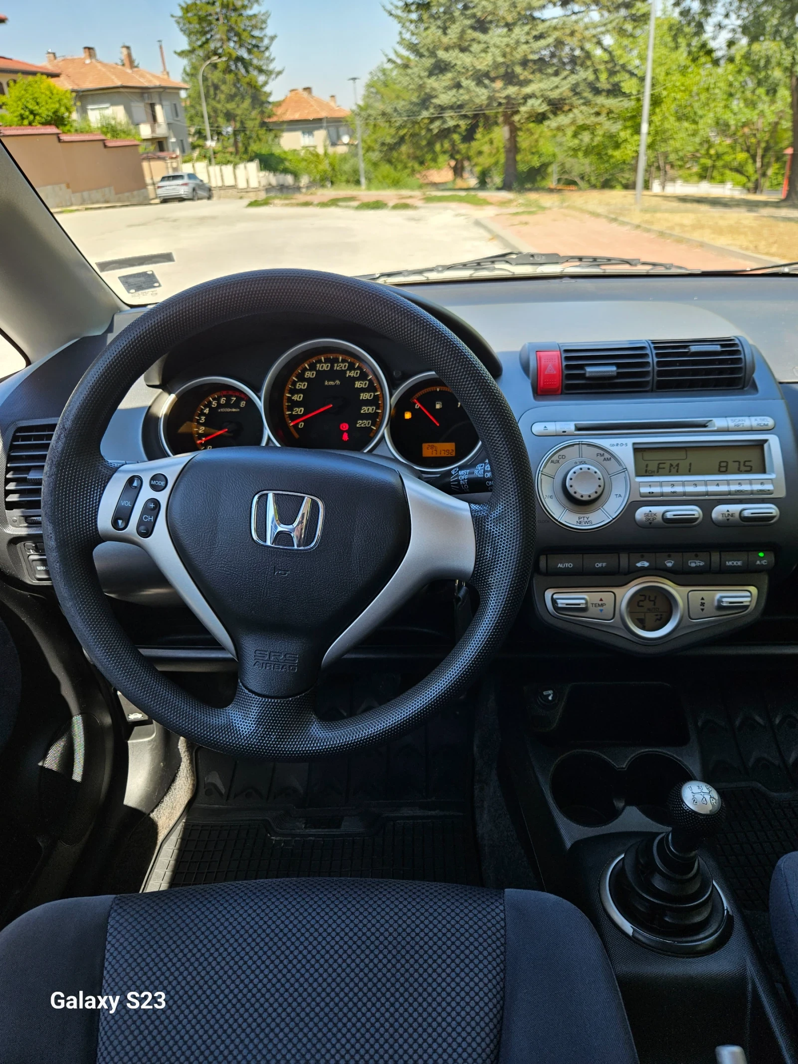 Honda Jazz  - изображение 10