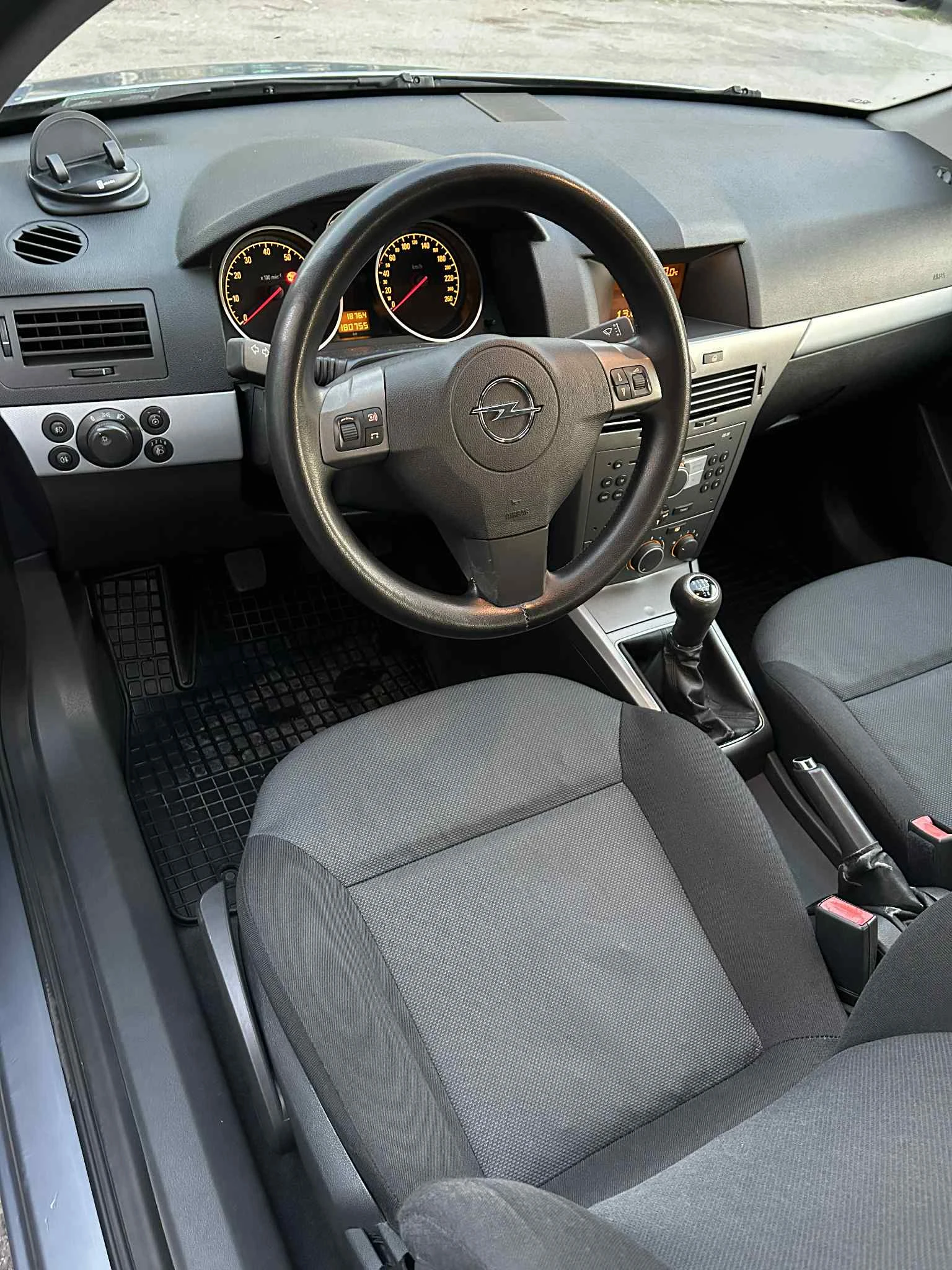 Opel Astra 1.4i-90кс - изображение 9