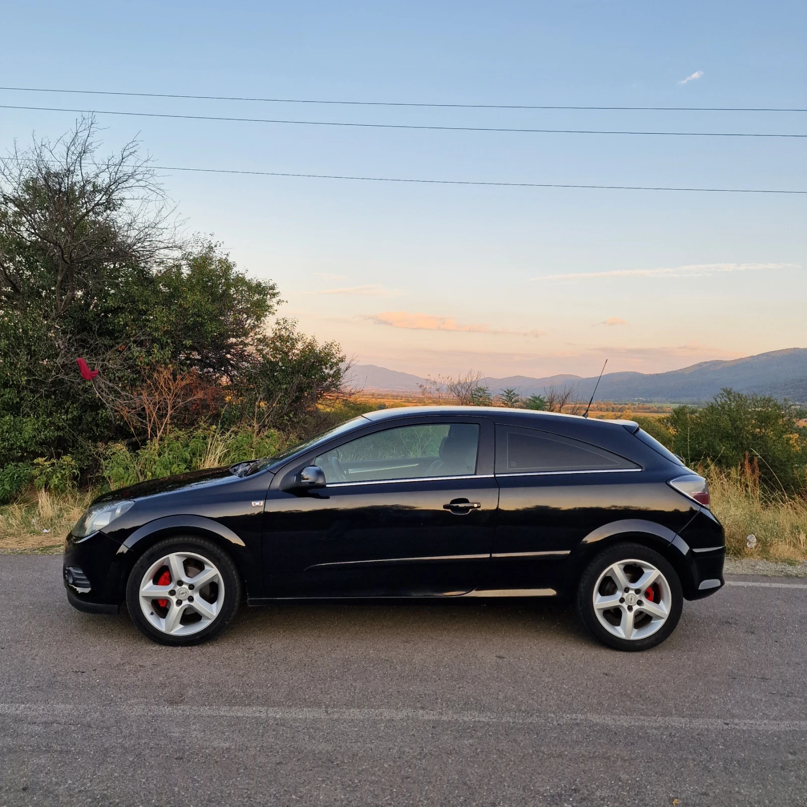 Opel Astra GTC - изображение 9