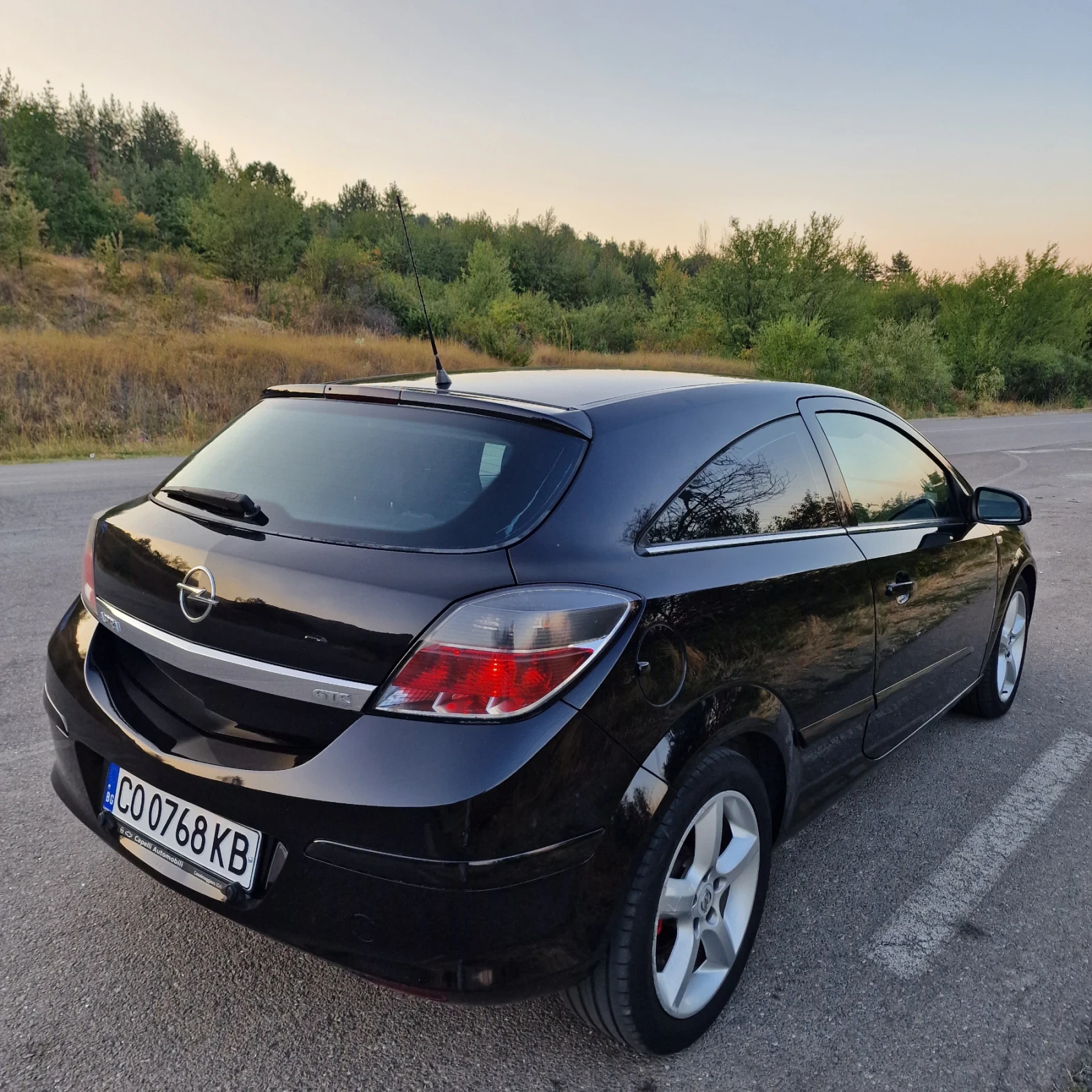 Opel Astra GTC - изображение 3