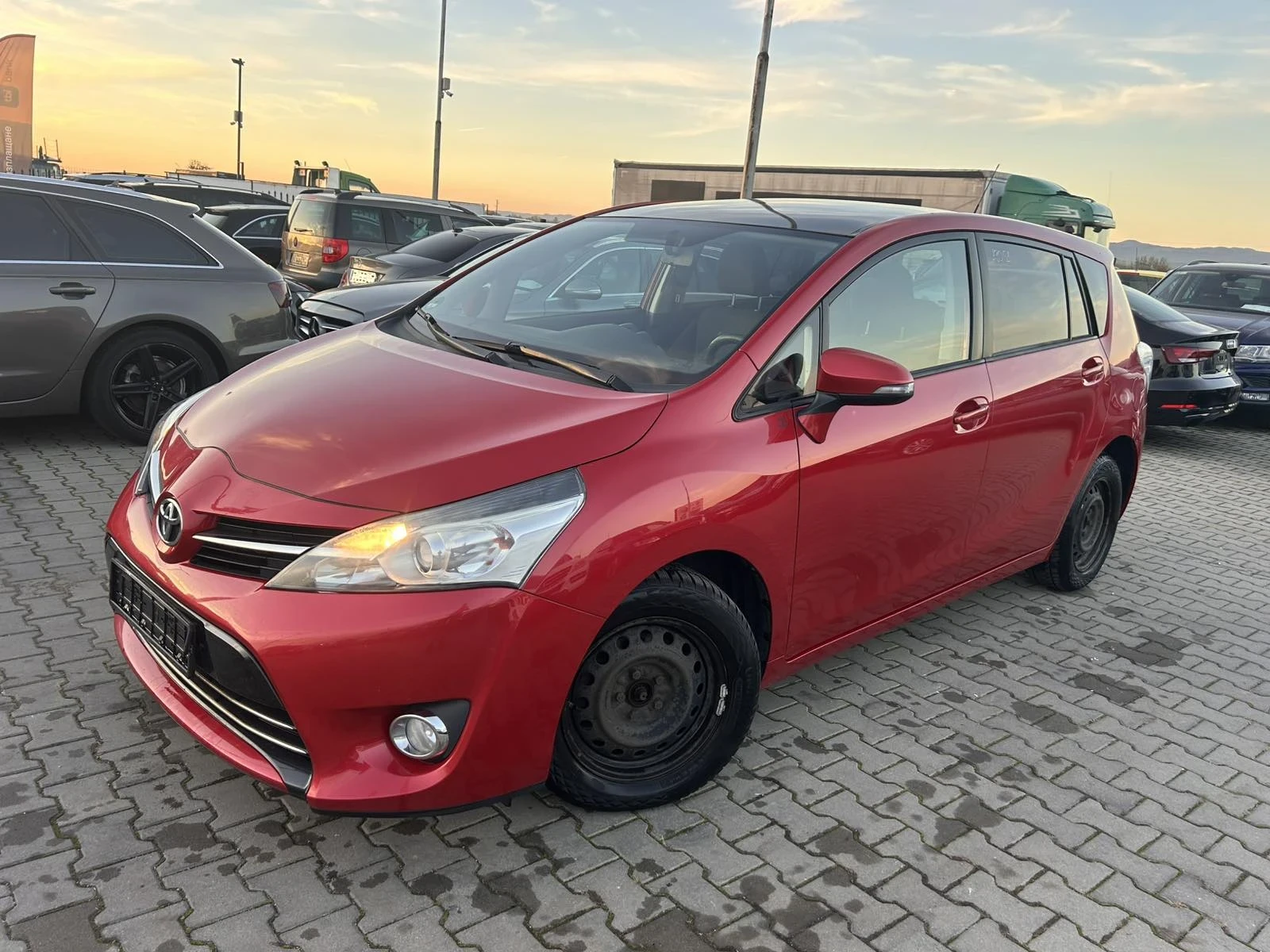 Toyota Corolla verso PANORAMA, KAMERA, NAVi, evro6 - изображение 3