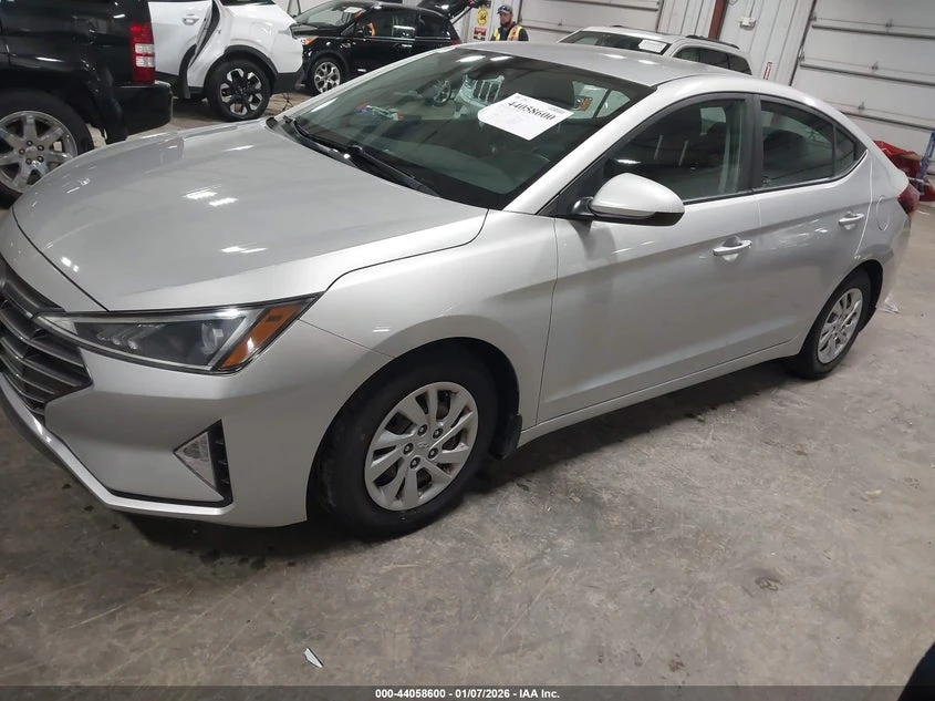 Hyundai Elantra 2l Se, снимка 2 - Автомобили и джипове - 53886228