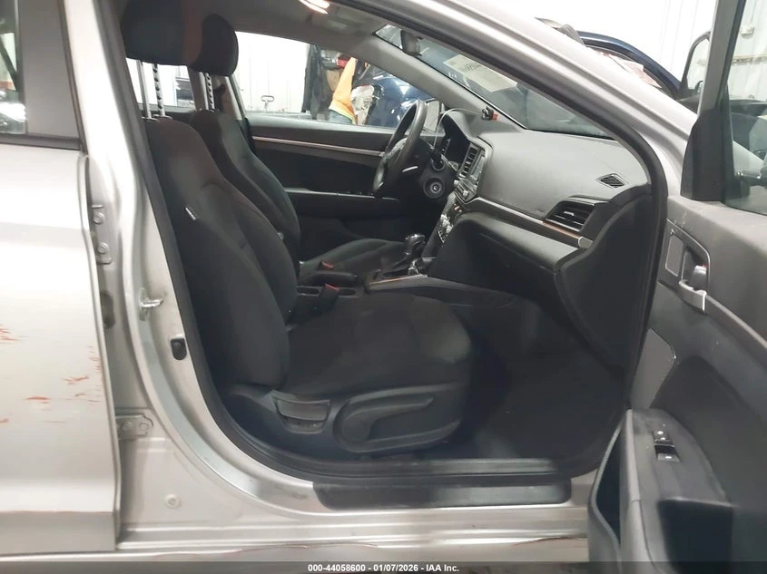 Hyundai Elantra 2l Se, снимка 5 - Автомобили и джипове - 53886228