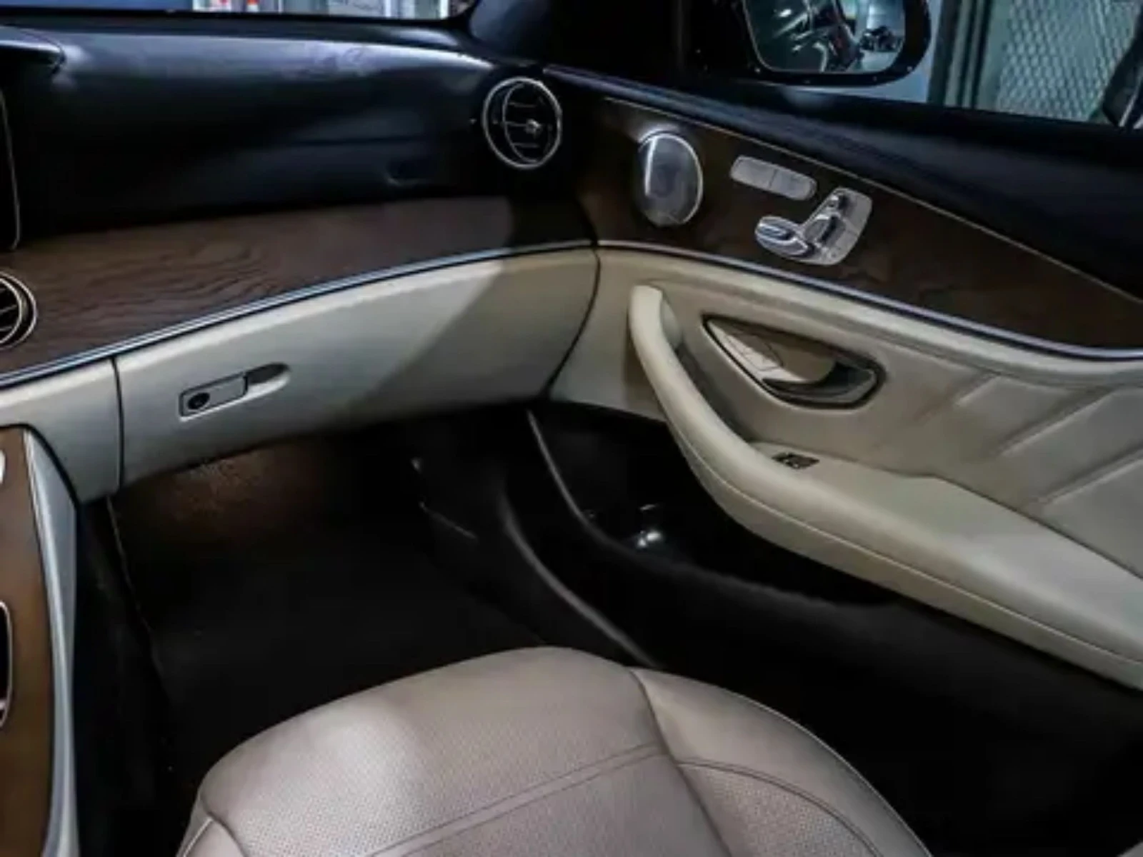 Mercedes-Benz E 53 AMG 2019/68000KM/Burnmaster/Pano/360/Carfax, снимка 9 - Автомобили и джипове - 53894909