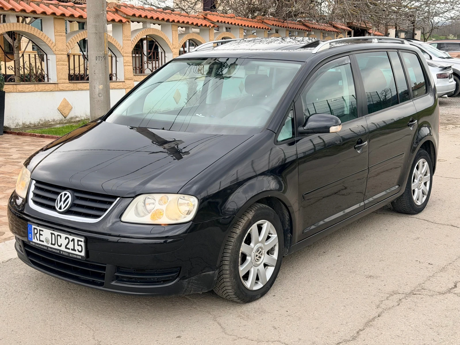 VW Touran, снимка 2 - Автомобили и джипове - 54090722