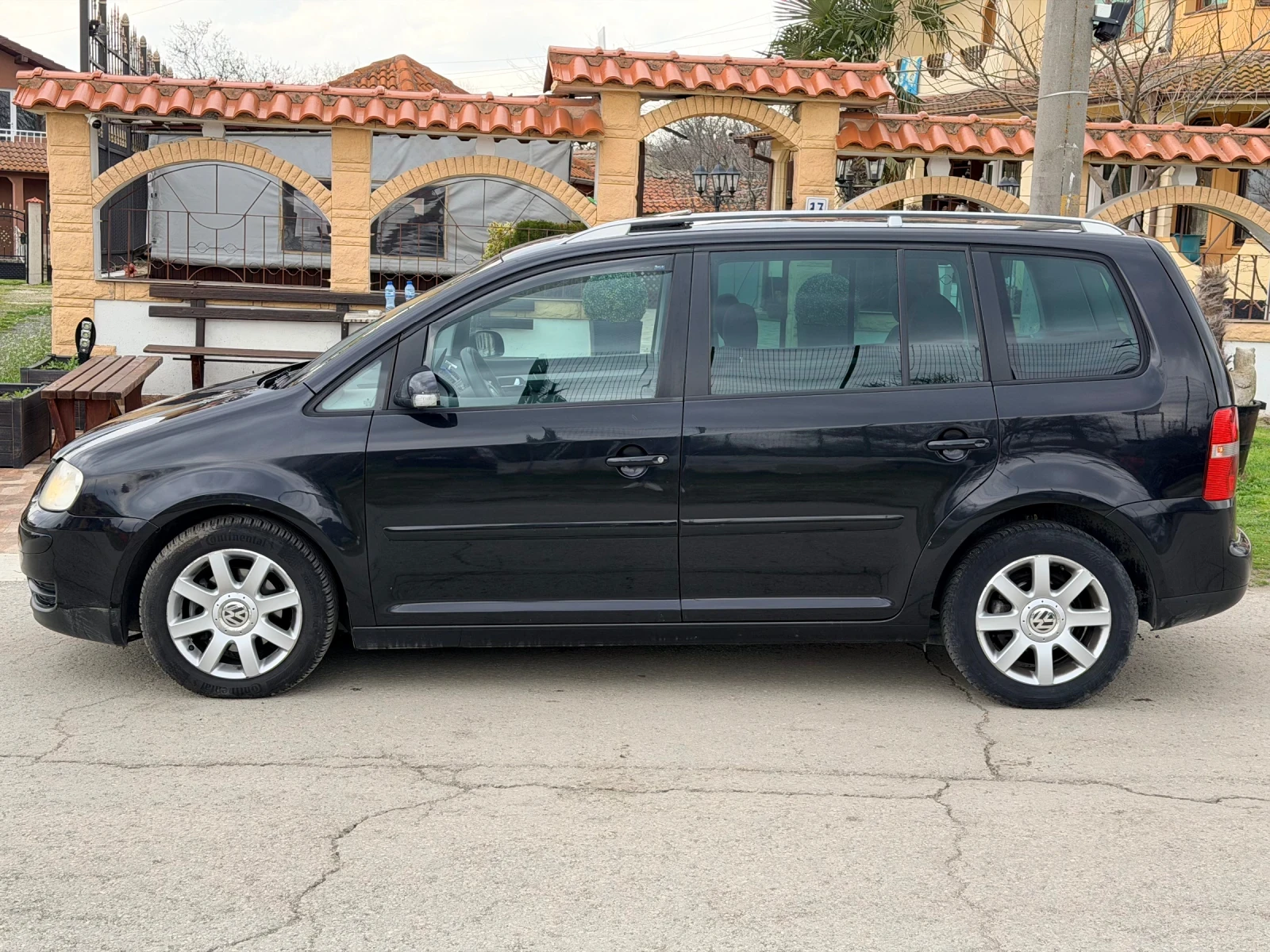 VW Touran, снимка 3 - Автомобили и джипове - 54090722